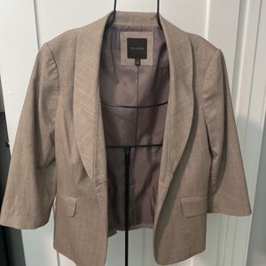 Tan blazer jacket. Excellent conditions.